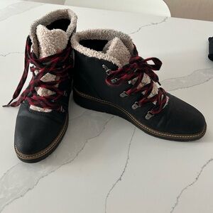 Dr. Scholl's Black Alpine Ankle Boots sz 8